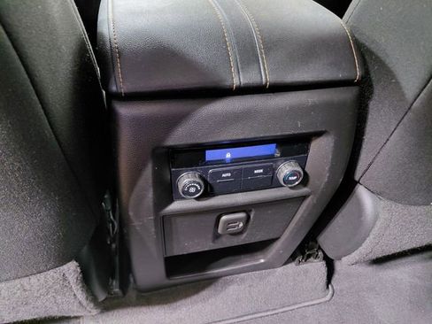 Used 2020 Chevrolet Traverse LT FWD image 37