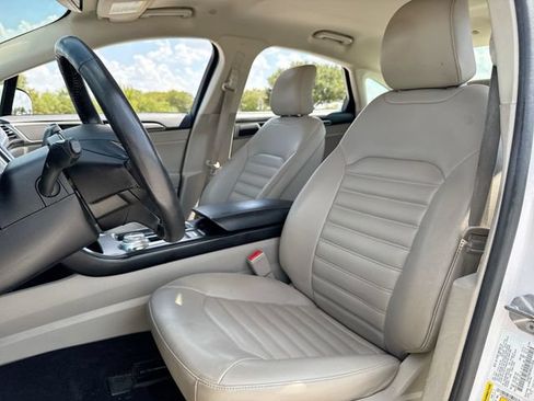 Used 2019 Ford Fusion SEL FWD image 11