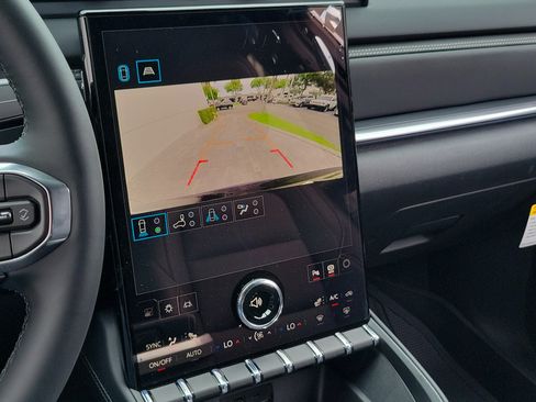 New 2027 GMC Terrain Elevation w/ Elevation Premium Package FWD image 31
