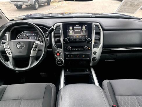 Used 2020 Nissan Titan SV w/ SV Convenience Package image 14