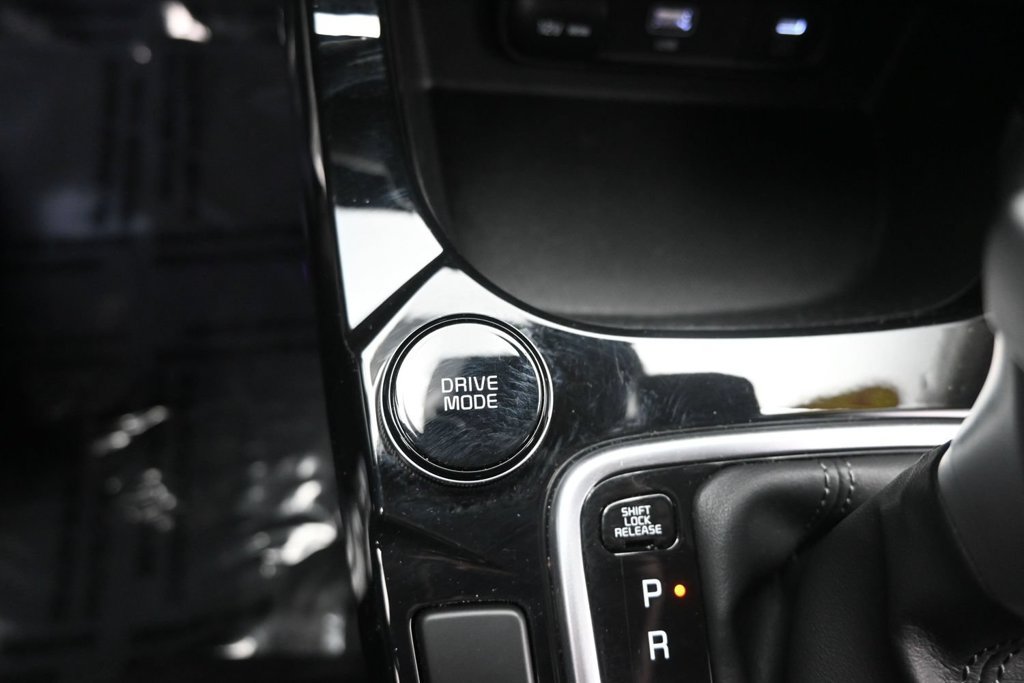 Certified 2025 Kia Seltos S FWD image 30