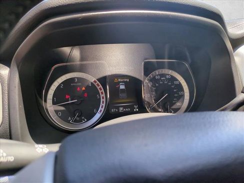 Used 2018 Nissan Titan PRO-4X w/ Pro-4x Convenience Package AWD/4WD image 11