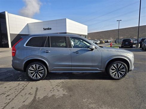 Used 2020 Volvo XC90 T8 Momentum image 7