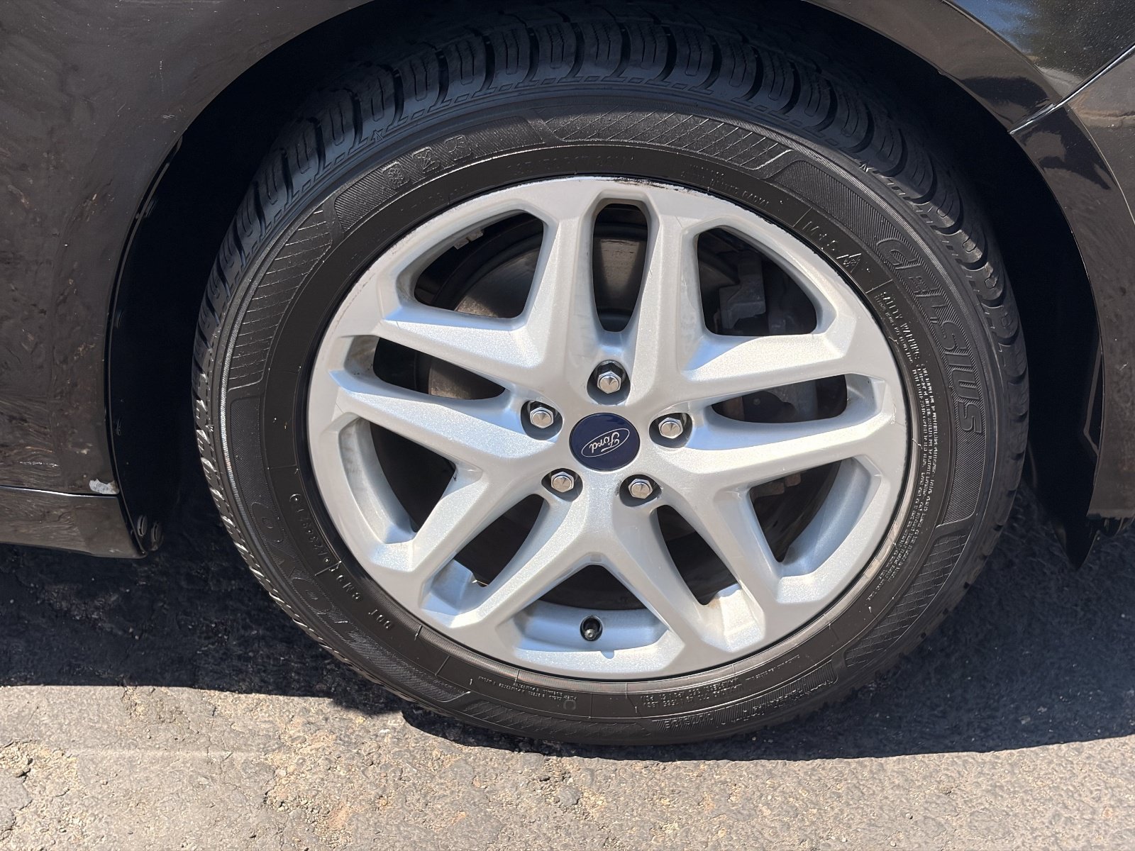 Used 2014 Ford Fusion SE FWD image 9