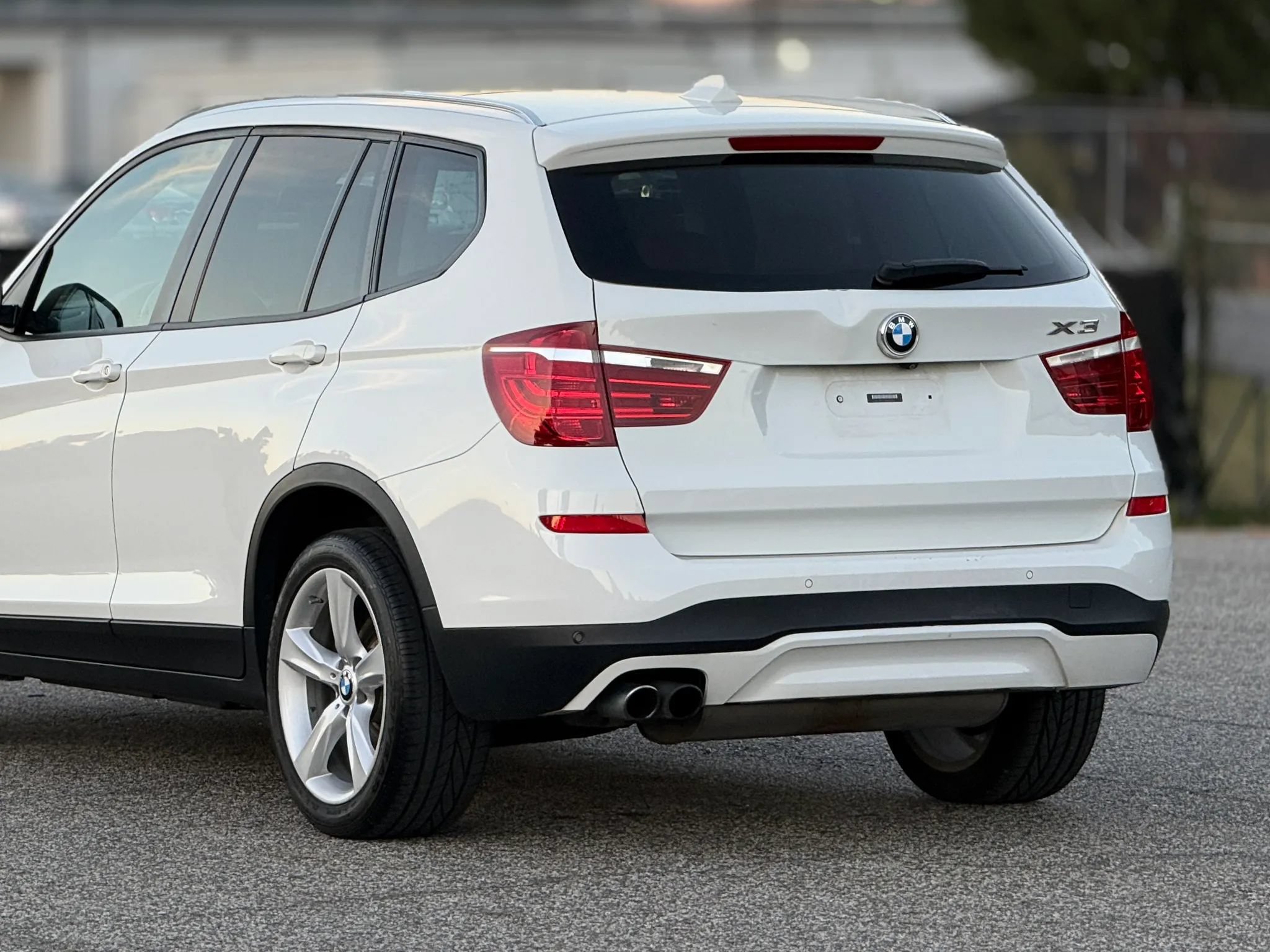Used 2017 BMW X3 xDrive28i AWD/4WD image 16