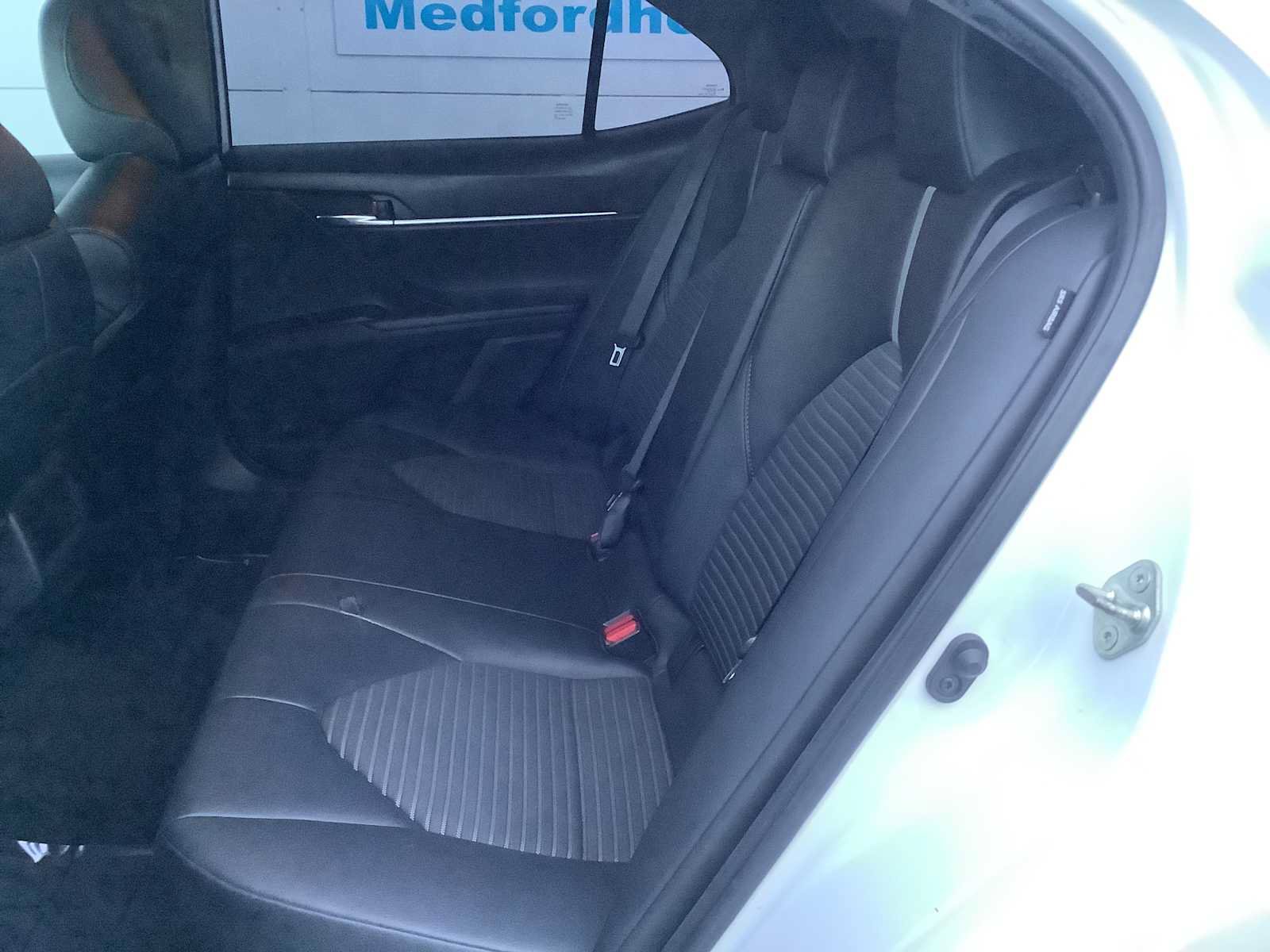 Used 2020 Toyota Camry SE w/ Carpet Mat Package FWD image 13