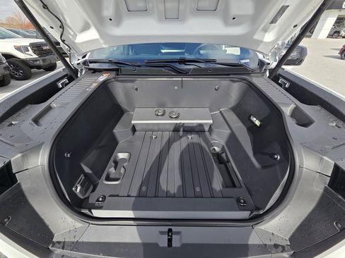 New 2026 GMC Sierra EV Elevation image 29