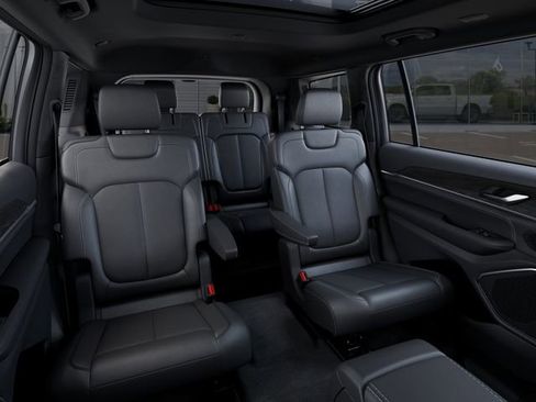 New 2025 Jeep Grand Cherokee L Overland AWD/4WD image 15