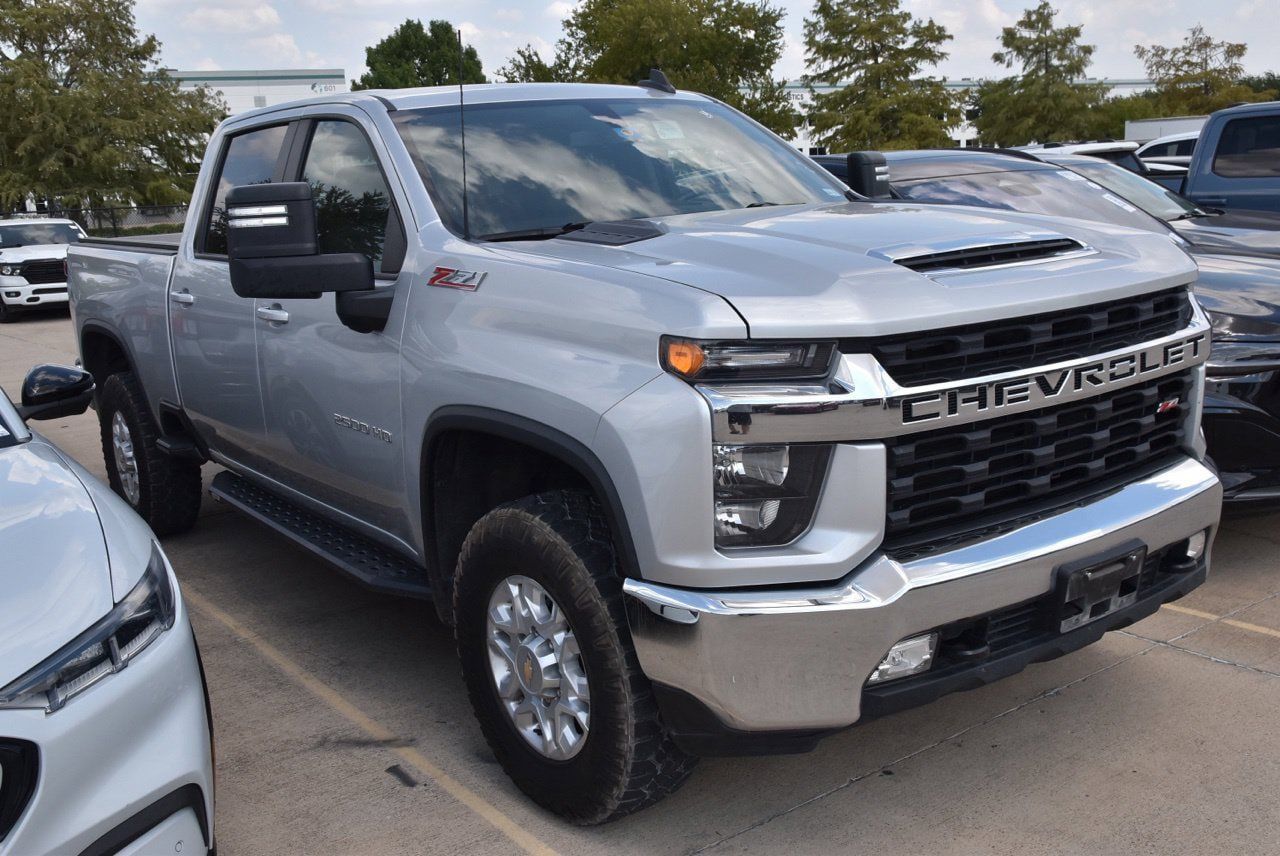 Used 2022 Chevrolet Silverado 2500 LT w/ Convenience Package AWD/4WD image 4