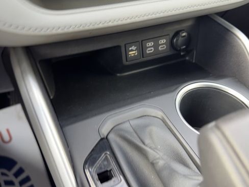 Used 2023 Toyota Highlander L image 23
