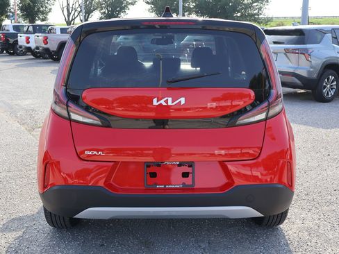 Used 2024 Kia Soul S FWD image 7
