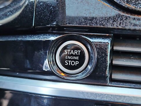 Used 2024 Nissan Pathfinder SV w/ SV Premium Package image 17