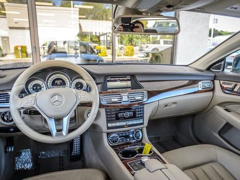 Used 2014 Mercedes-Benz CLS 550 4MATIC image 24