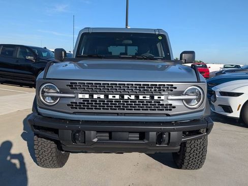 New 2025 Ford Bronco Badlands image 2