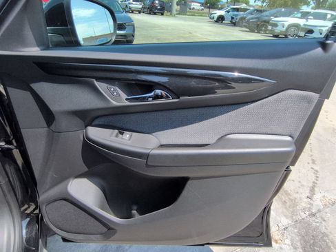 Used 2025 Chevrolet TrailBlazer LT AWD/4WD image 32