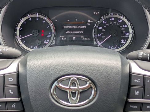 Used 2023 Toyota Highlander XLE FWD image 29