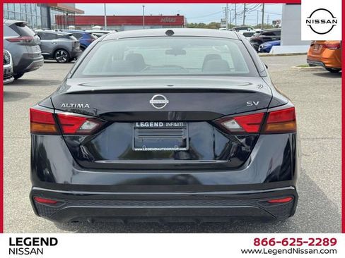 Certified 2024 Nissan Altima 2.5 SV FWD image 6