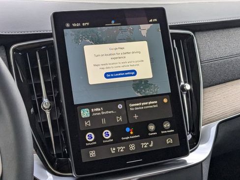 Certified 2025 Volvo XC90 T8 Plus w/ Protection Package Premier image 29