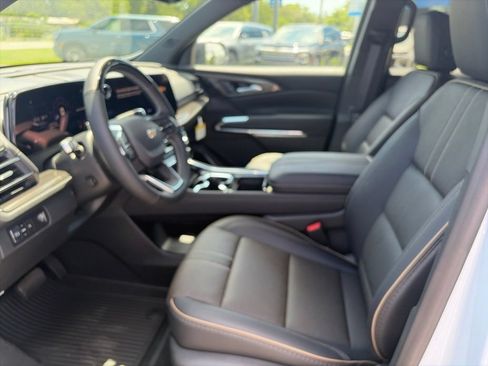 New 2026 Chevrolet Traverse High Country w/ LPO, Floor Liner Package FWD image 17