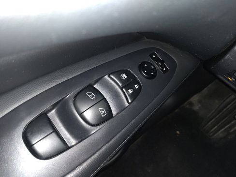 Used 2020 Nissan Pathfinder SL AWD/4WD image 27