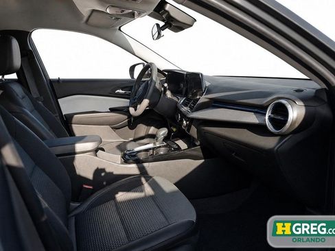Used 2026 Chevrolet Trax LT FWD image 14