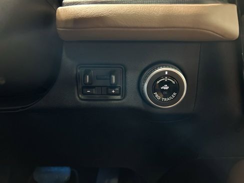 Used 2025 Lincoln Navigator L Black Label image 18