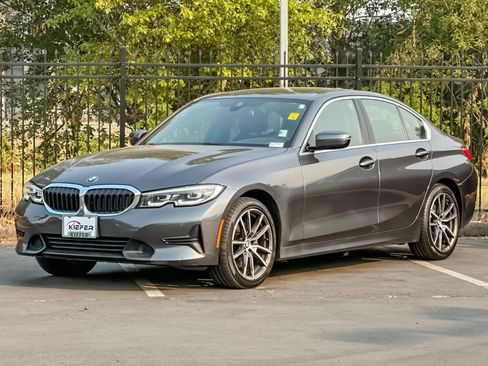 Used 2021 BMW 330i xDrive Sedan w/ Premium Package AWD/4WD image 7