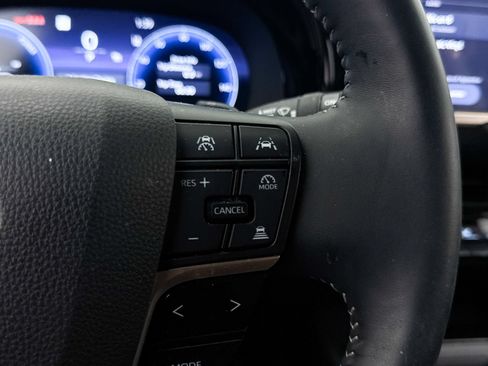 Used 2025 Toyota Crown Signia AWD/4WD image 28
