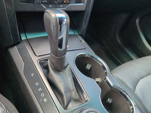 Used 2017 Ford Explorer XLT w/ Equipment Group 202A AWD/4WD image 17