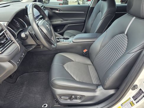 Used 2023 Toyota Camry SE FWD image 14