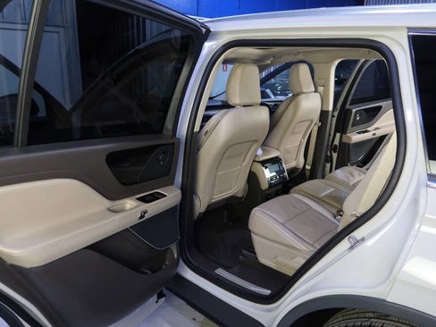 Used 2021 Lincoln Aviator Reserve w/ Equipment Group 201A image 18
