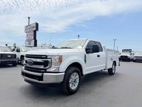 Used 2021 Ford F250 XL w/ STX Appearance Package RWD image 2