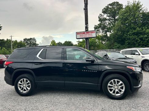Used 2020 Chevrolet Traverse LT AWD/4WD image 3