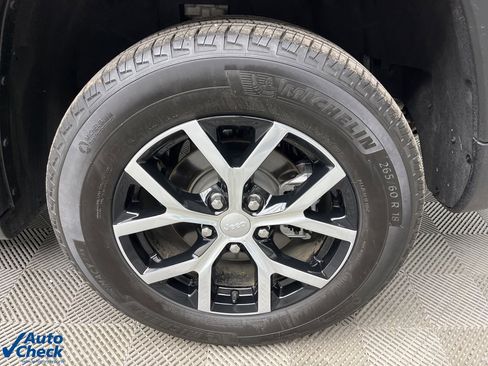 Used 2025 Jeep Grand Cherokee Limited w/ Luxury Tech Group II image 30