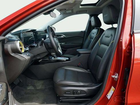 Used 2024 Chevrolet Trax ACTIV w/ Sunroof Package FWD image 15