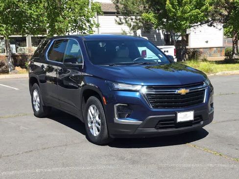Used 2023 Chevrolet Traverse LS AWD/4WD image 3