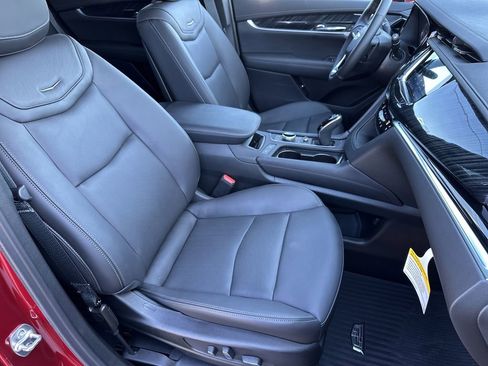 New 2025 Cadillac XT6 Premium Luxury w/ Technology Package FWD image 33