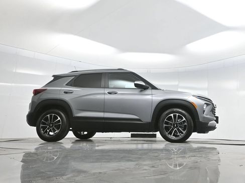New 2025 Chevrolet TrailBlazer LT w/ Convenience Package FWD image 61