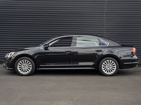 Used 2017 Volkswagen Passat 1.8T SE image 2