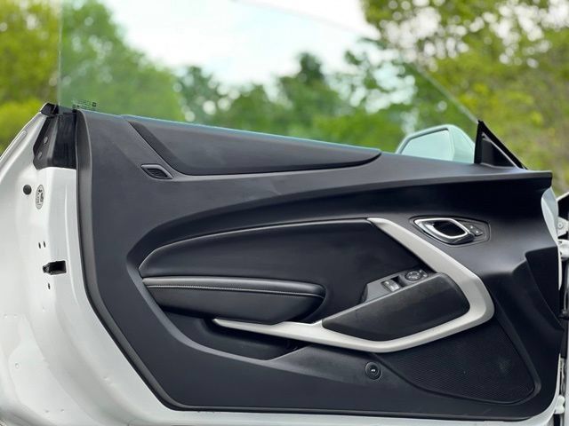 Used 2019 Chevrolet Camaro SS RWD image 10
