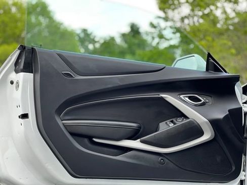 Used 2019 Chevrolet Camaro SS RWD image 10