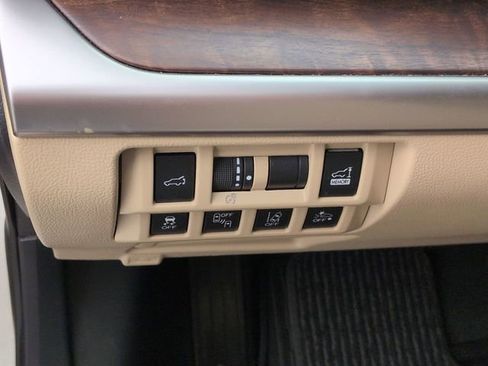 Used 2018 Subaru Outback 2.5i Limited image 17