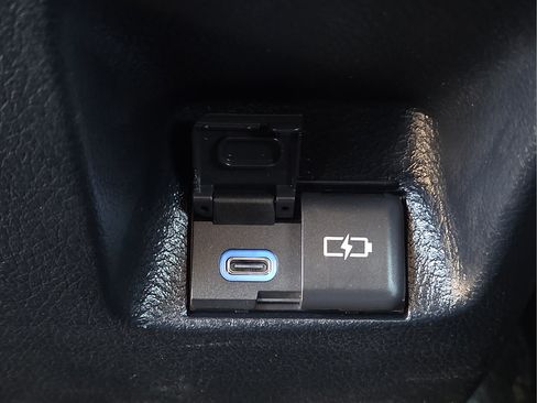 Used 2024 Toyota 4Runner Limited AWD/4WD image 15