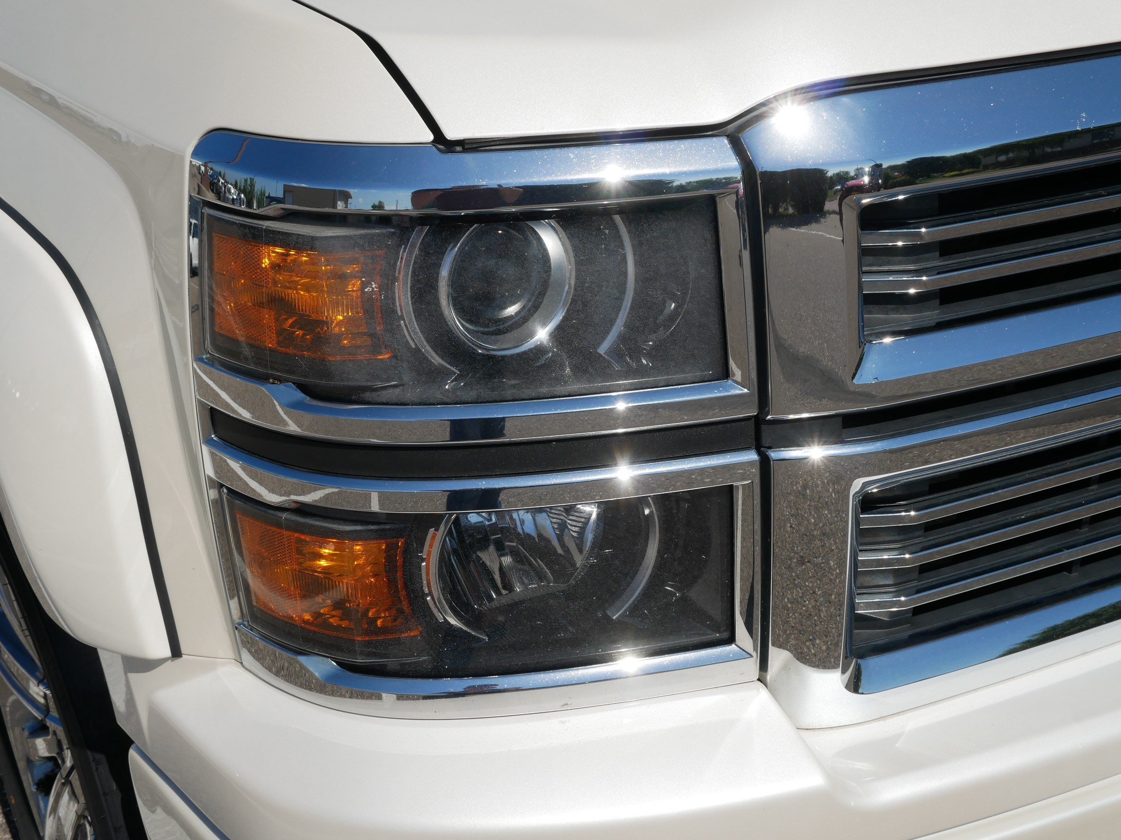 Used 2014 Chevrolet Silverado 1500 High Country w/ High Country Premium Package AWD/4WD image 16