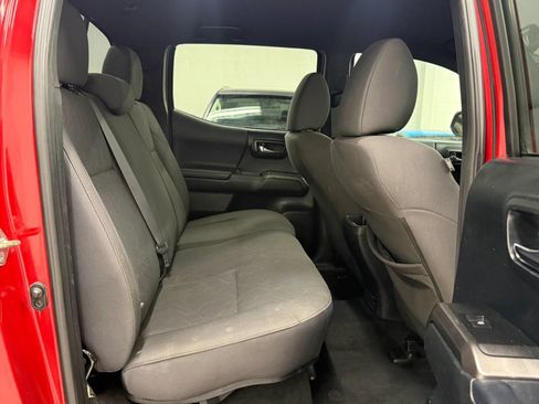Used 2017 Toyota Tacoma TRD Off-Road w/ Tow Package (A/T) AWD/4WD image 22