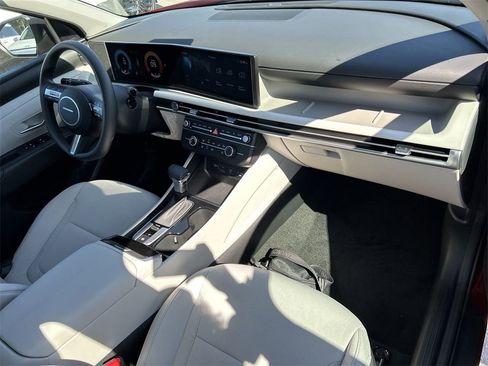 New 2026 Hyundai Tucson SE image 18