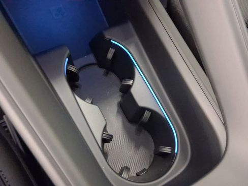 New 2025 Porsche Macan Electric image 30