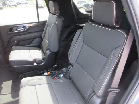 New 2026 GMC Yukon Elevation w/ Elevation Premium Package AWD/4WD image 12