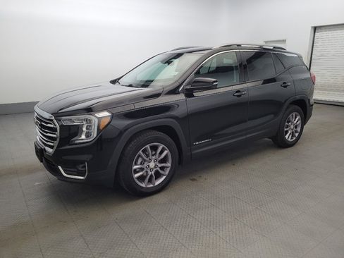 Used 2022 GMC Terrain SLT image 2