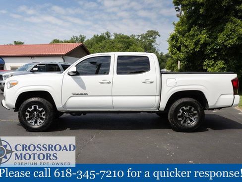 Used 2020 Toyota Tacoma SR AWD/4WD image 3